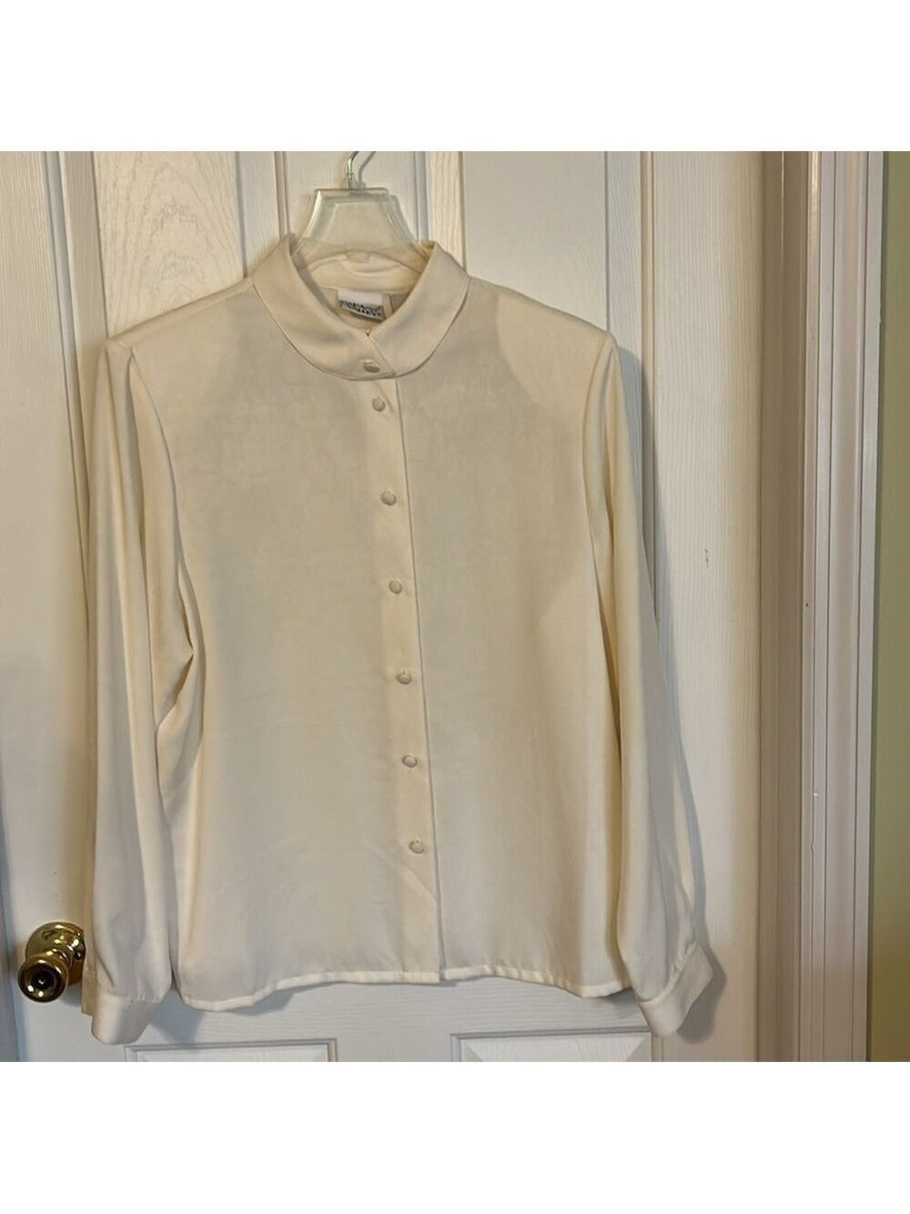 Napa Valley vintage blouse.Size L. Button up, sheer, subtle floral, long sleeve.